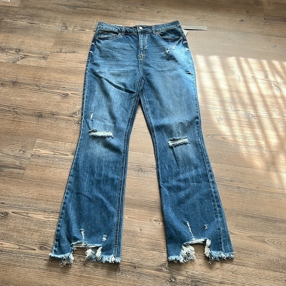 Tinseltown Distressed Cropped Denim Jeans Ripped Fringe Flare Juniors 13 NWT - Picture 1 of 7